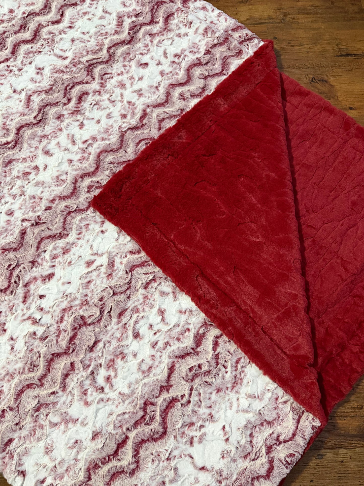 Merlot Snowy Owl/ Red 4 Seasons